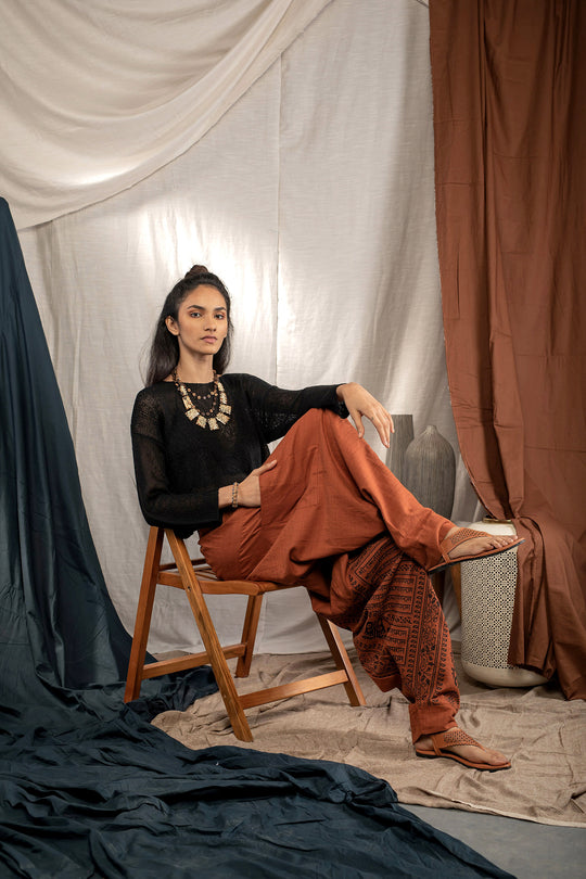 Tainted Sinner - The Veshti Company